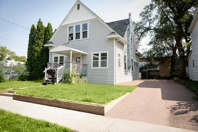 Building Photo - 508 N Duff St