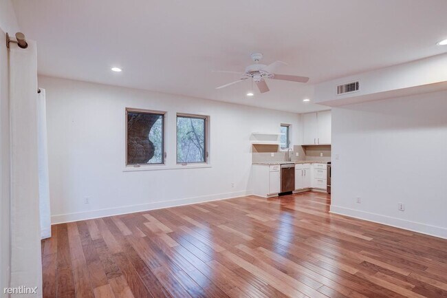 Building Photo - 1 br, 1 bath Condo - 904 West Ave 115 115