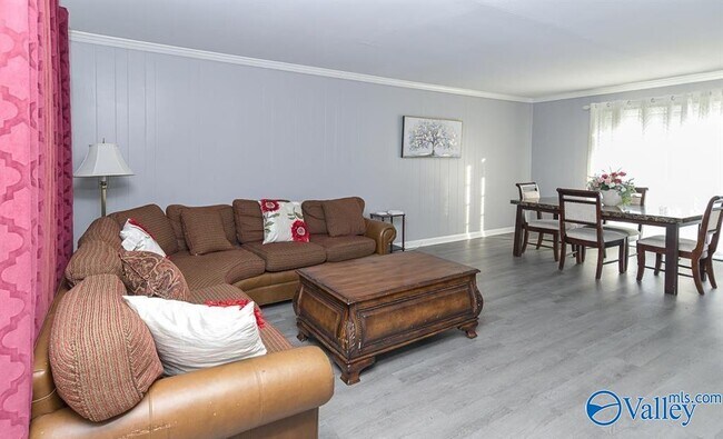 Foto del edificio - 6015 Kimbrell Ln NW
