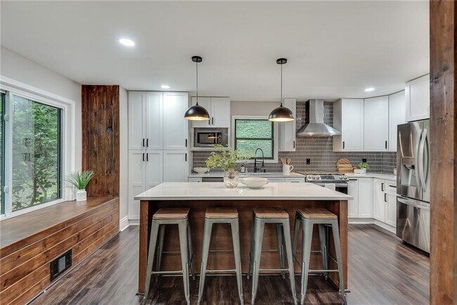 Foto del edificio - 1820 Cedar Cliff Dr