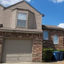 Building Photo - 205 St Moritz Ct