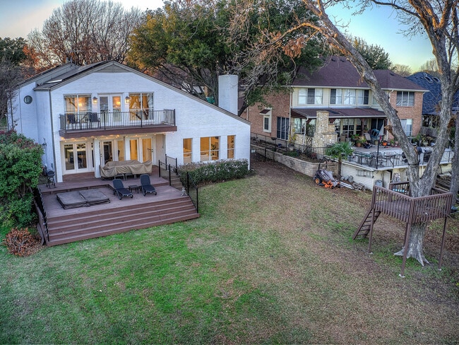 Foto del edificio - 8402 Columbia Dr