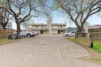 Building Photo - 8412 Garcreek Cir
