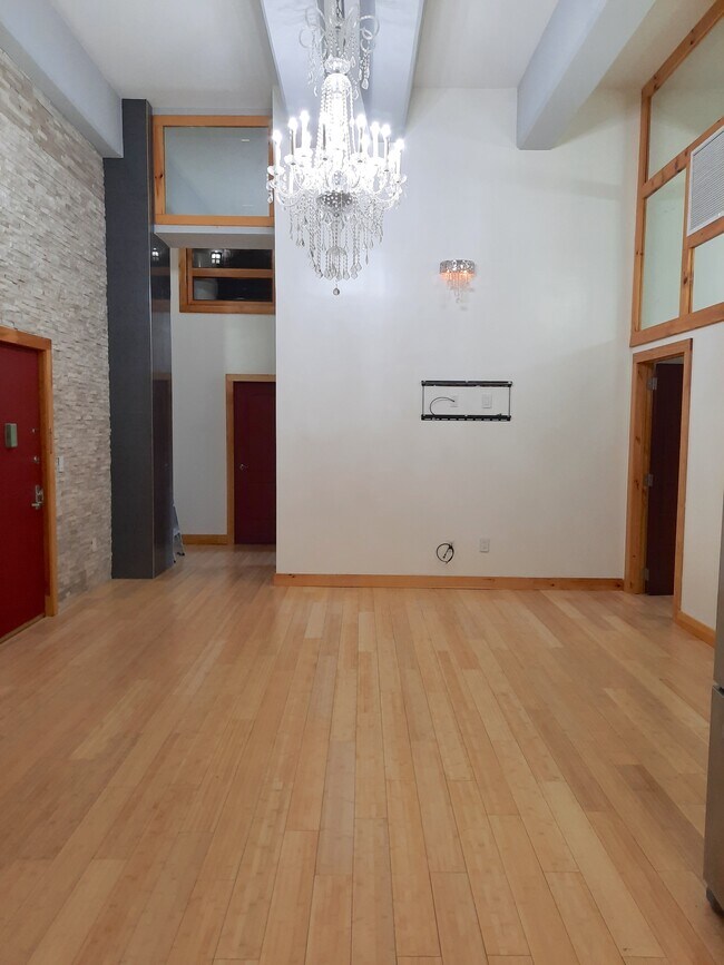 14' Ceilings! - 75 Liberty Ave