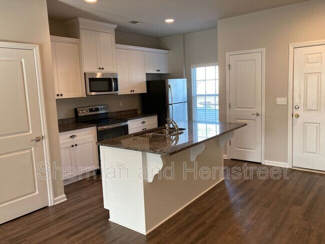 Foto del edificio - 622 Dobhill Ln