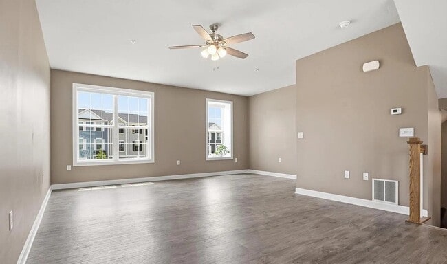 Foto del edificio - 182 Hudson Blvd
