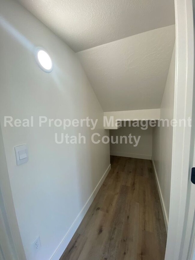 Building Photo - Half Off First Months Rent!  Newer Townhou...