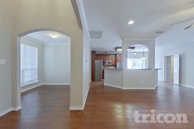 Building Photo - 1435 Red Wolf Dr