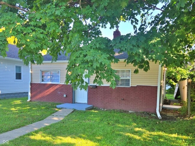 Building Photo - 1524 E Legrande Ave