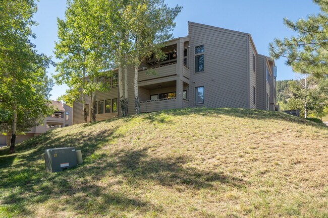 Building Photo - 23680 Pondview Pl