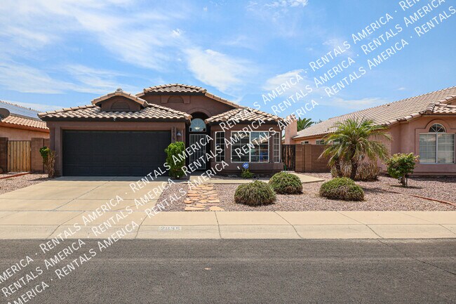 Building Photo - Very Nice 3BR/2BA Home in NE Phoenix!