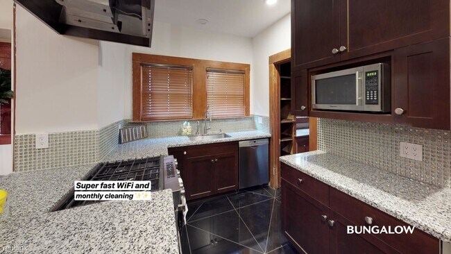 Foto del edificio - 3731 1st Ave