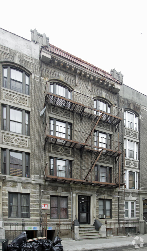 Building Photo - 3049 Hull Ave