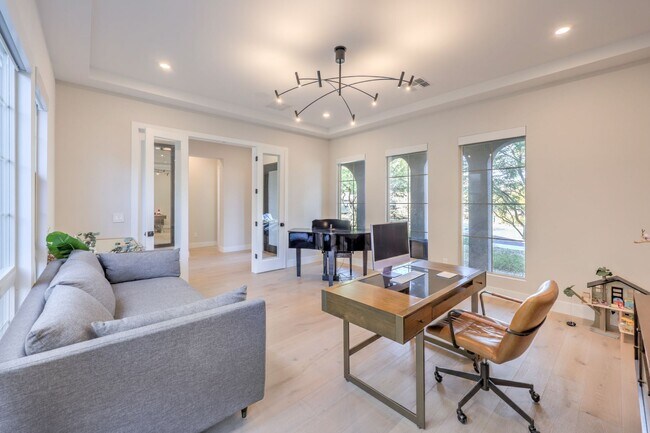 Foto del edificio - Exquisite 6-bed/ 6-bath residence nestled within the prestigious, guard-gated community of Revere...