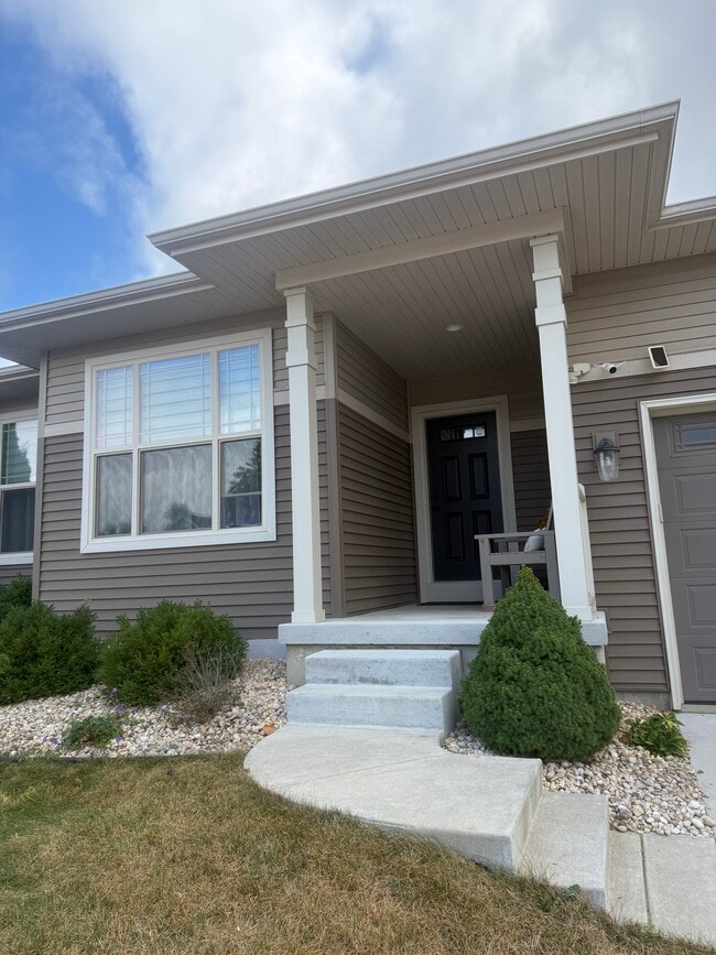 front - 327 Sunshine Ln