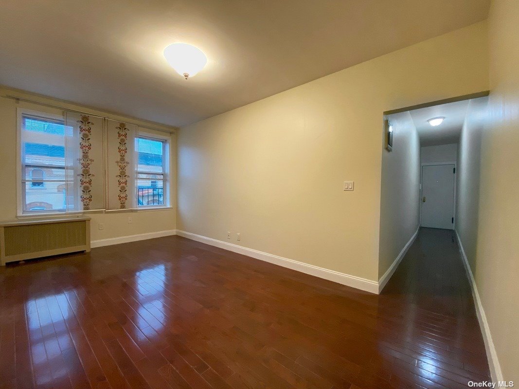 Foto principal - 30-06 46th St