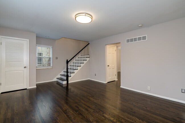 Building Photo - 418 N Harrison Ave
