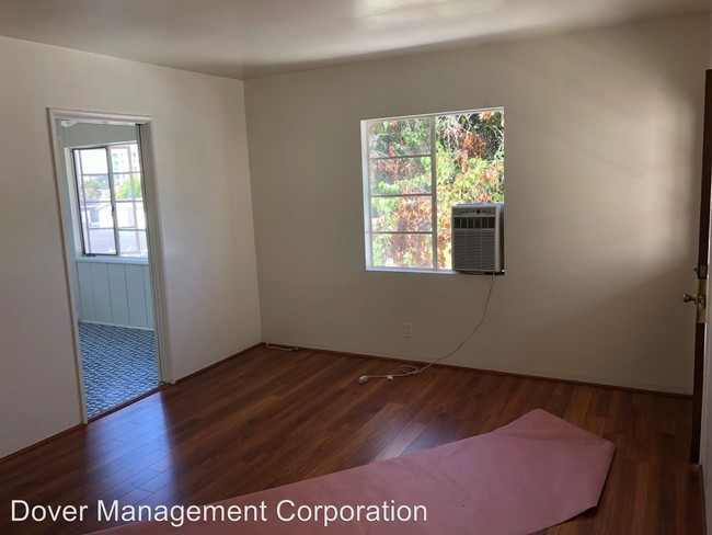 Building Photo - 268 E Providencia Ave