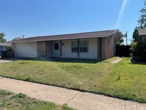 Building Photo - 2306 Scotswood Dr