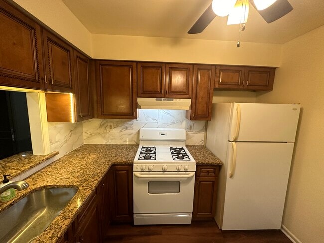 Building Photo - 502 Woodbridge Commons Way