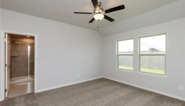 Foto del edificio - For Rent Half off Deposit Holiday Special