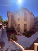 Building Photo - 2110 Los Feliz St