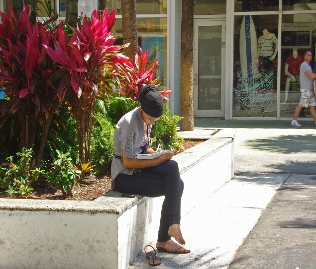 FIU students enjoy studying in the Miami sun