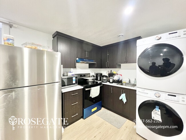 Building Photo - Cozy 1-Bedroom Basement Apartment with Parking in North London