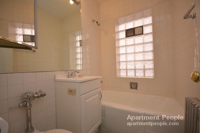 Foto del edificio - 2330 N Lincoln Park W