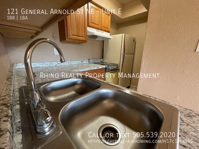 Building Photo - 1st Month Rent Free! Lovely 1 Bedroom, 1 B...