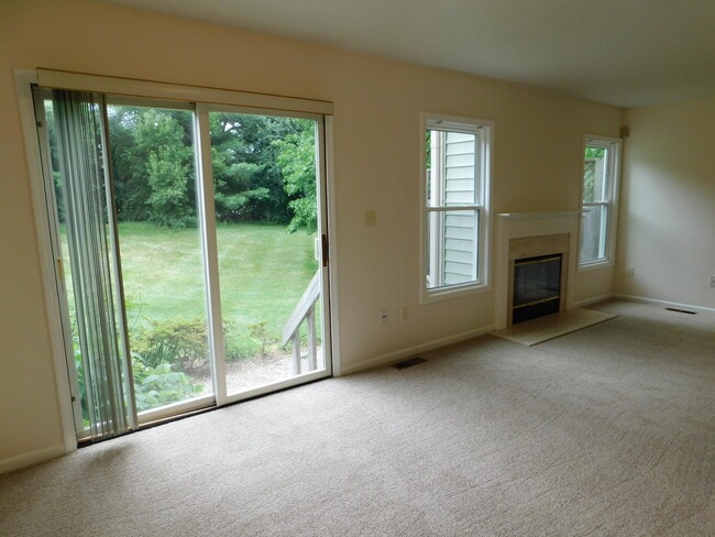 Building Photo - 490 Liberty Pointe Dr
