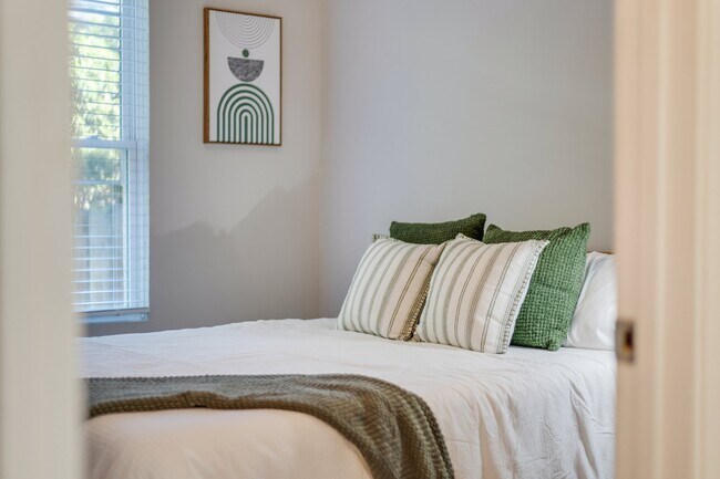 Foto del edificio - 945-947 Palmetto Ave SW