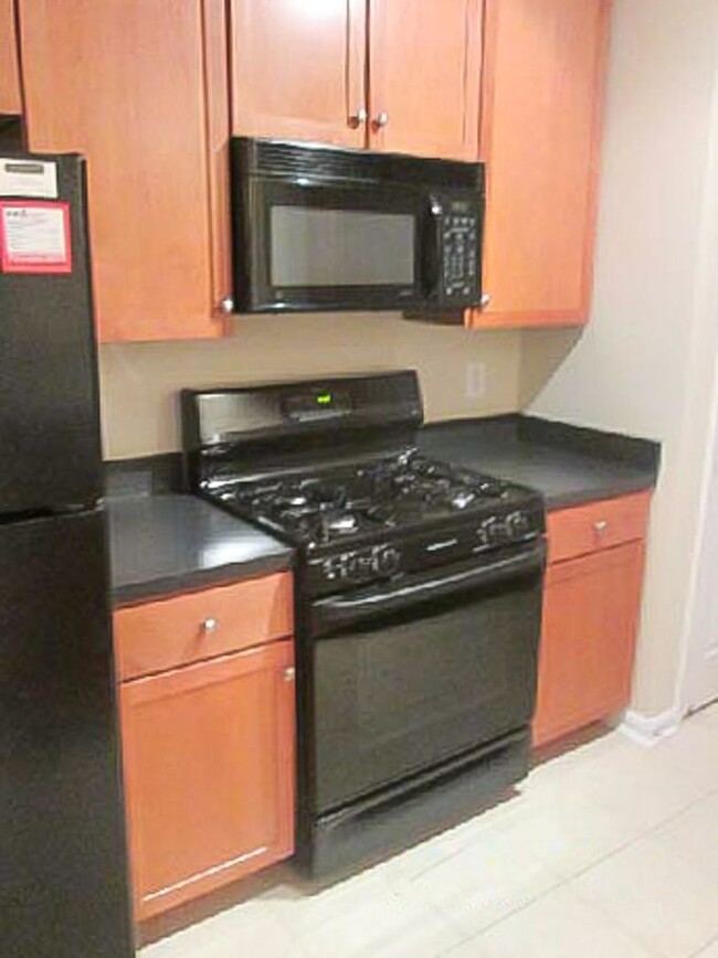 Foto del edificio - Beautiful 2 Bedroom 2 Bathroom Condo In Mu...