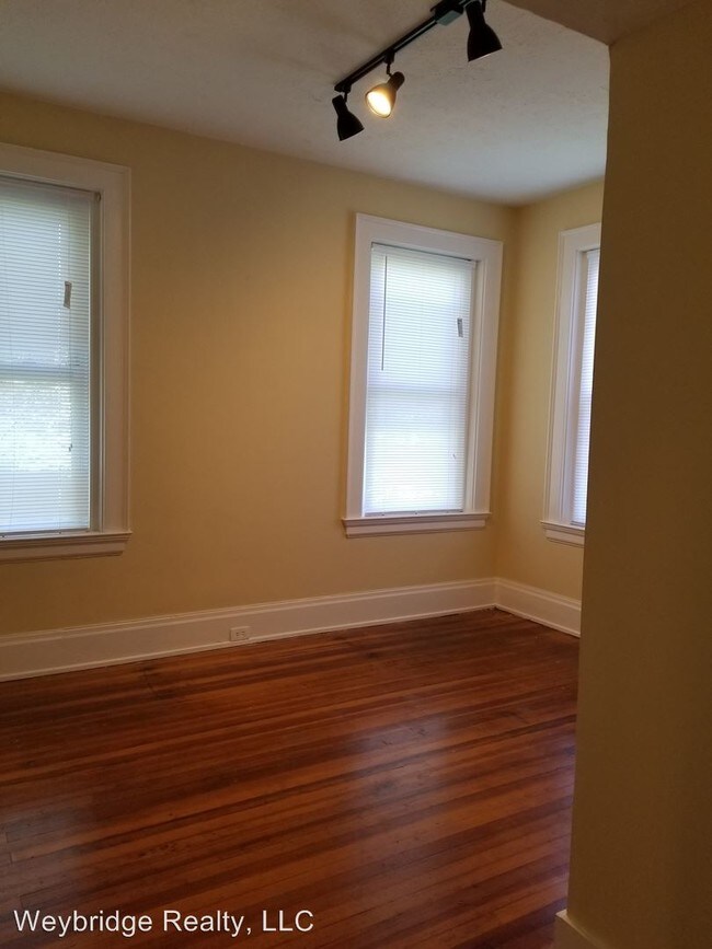 Building Photo - 222 Mccormick Pl
