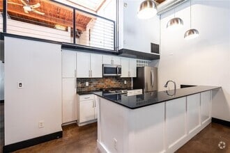 Building Photo - 644 Wells St SW