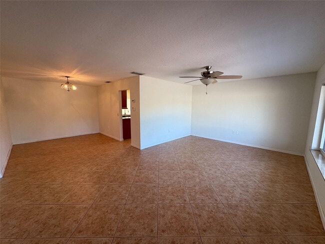 Foto del edificio - 9310 NW 26th St