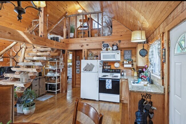 Foto del edificio - 6823 Piney River Road