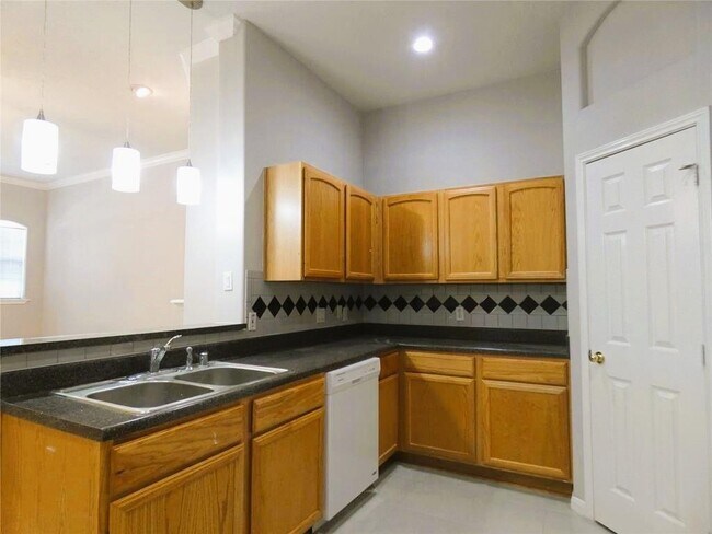Foto del edificio - 2710 Grants Lake Blvd