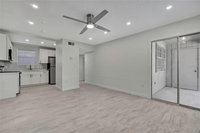 Building Photo - 10986 W Tidewater Cir