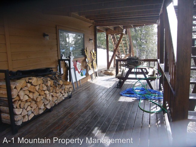 Foto del edificio - 11401 Marks Dr