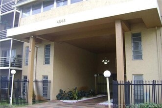 Building Photo - 4848 NW 24th Ct
