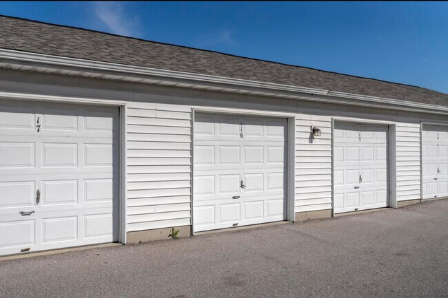 Building Photo - 10136 Carnation Ct