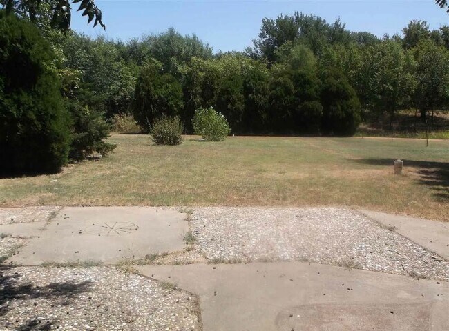 Foto del edificio - 5401 SE Bishop Rd