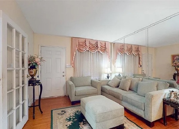 Primary Photo - 14401 Boggs Dr