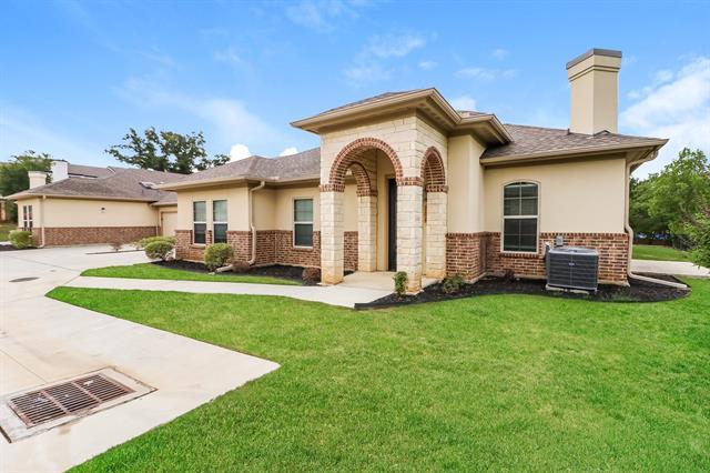 Foto del edificio - 8811 Creek Run Rd