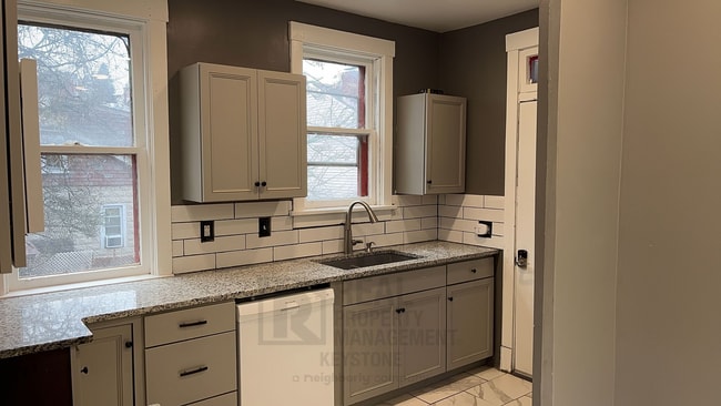 Building Photo - Recently Renovated 5 Bedroom House!