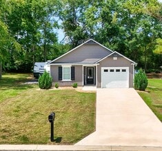 Building Photo - 205 Grove Pointe Dr