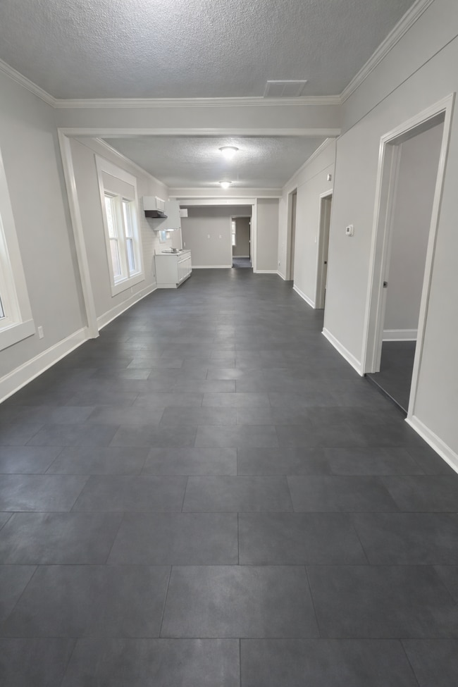 Building Photo - 379 Boston St