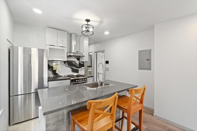 Foto del edificio - 232 1st St