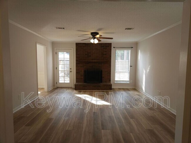 Foto del edificio - 4756 Red Leaf Way